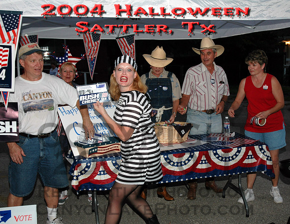 2004-10-31@18-50-35 = DSC_0247cover