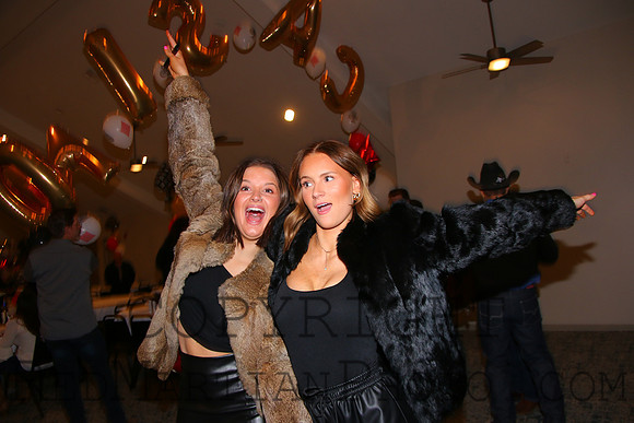 2025-01-17 21-20-52 IMG_8144
